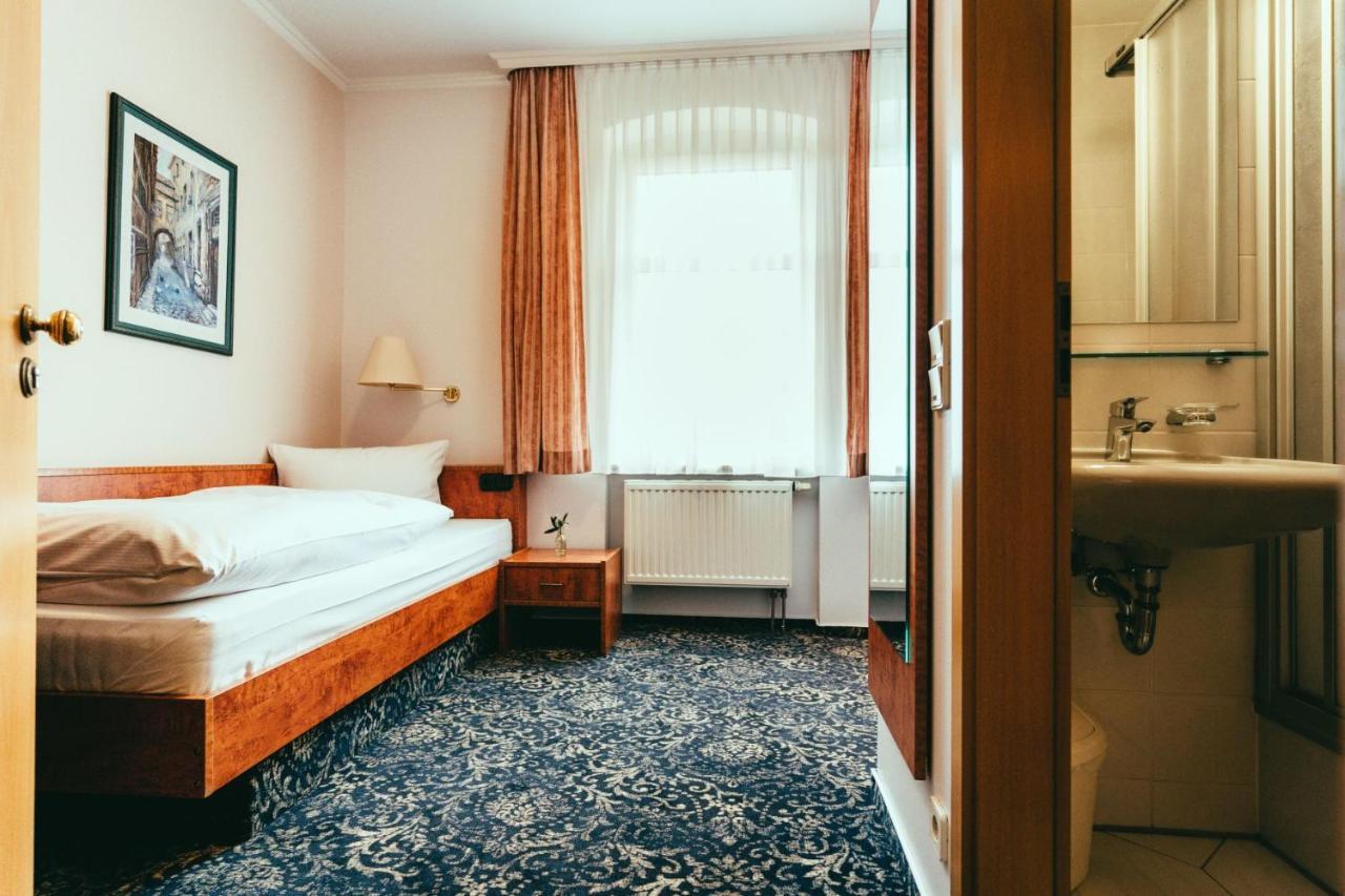 Landhotel Classic Oranienburg Ngoại thất bức ảnh