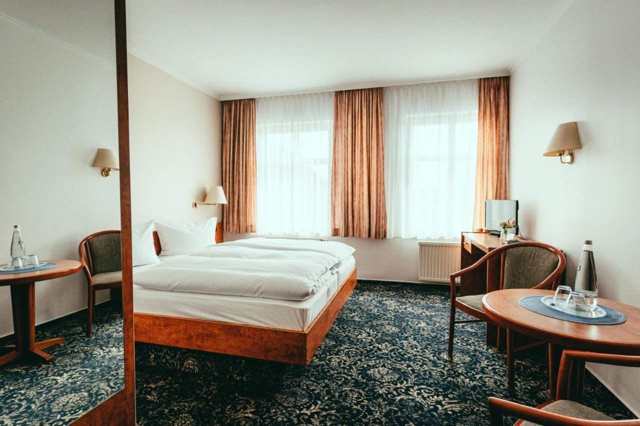 Landhotel Classic Oranienburg Ngoại thất bức ảnh