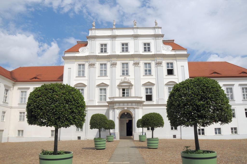 Landhotel Classic Oranienburg Ngoại thất bức ảnh